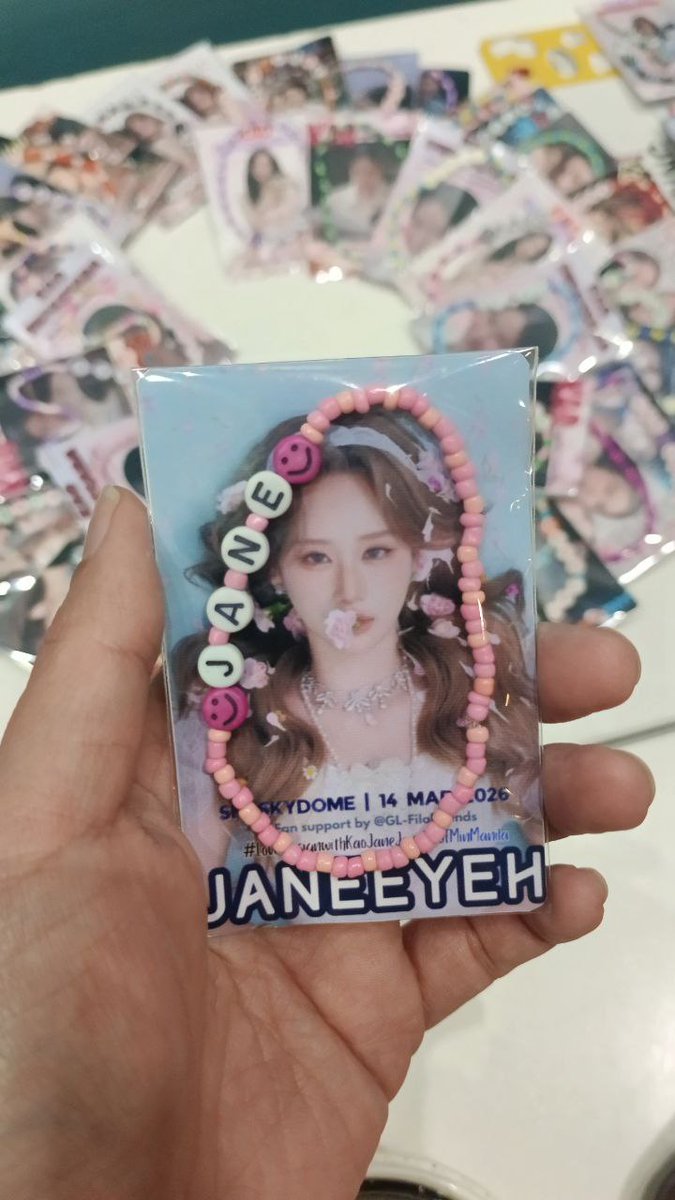 GLFilofriends's tweet photo. Good day, 9779s!

Our team will be giving away these KJJK bracelets and fan made photocards on the day of the fan meet.

We are open for TRADE.

Location:TBA

#LoveDesignwithKaoJaneJaneKaoFMinManila
#KaoJaneJaneKao #9779s #เก้าเจนเจนเก้า #KaoSupassara #JaneMethika https://t.co/NLaoCjIQ56