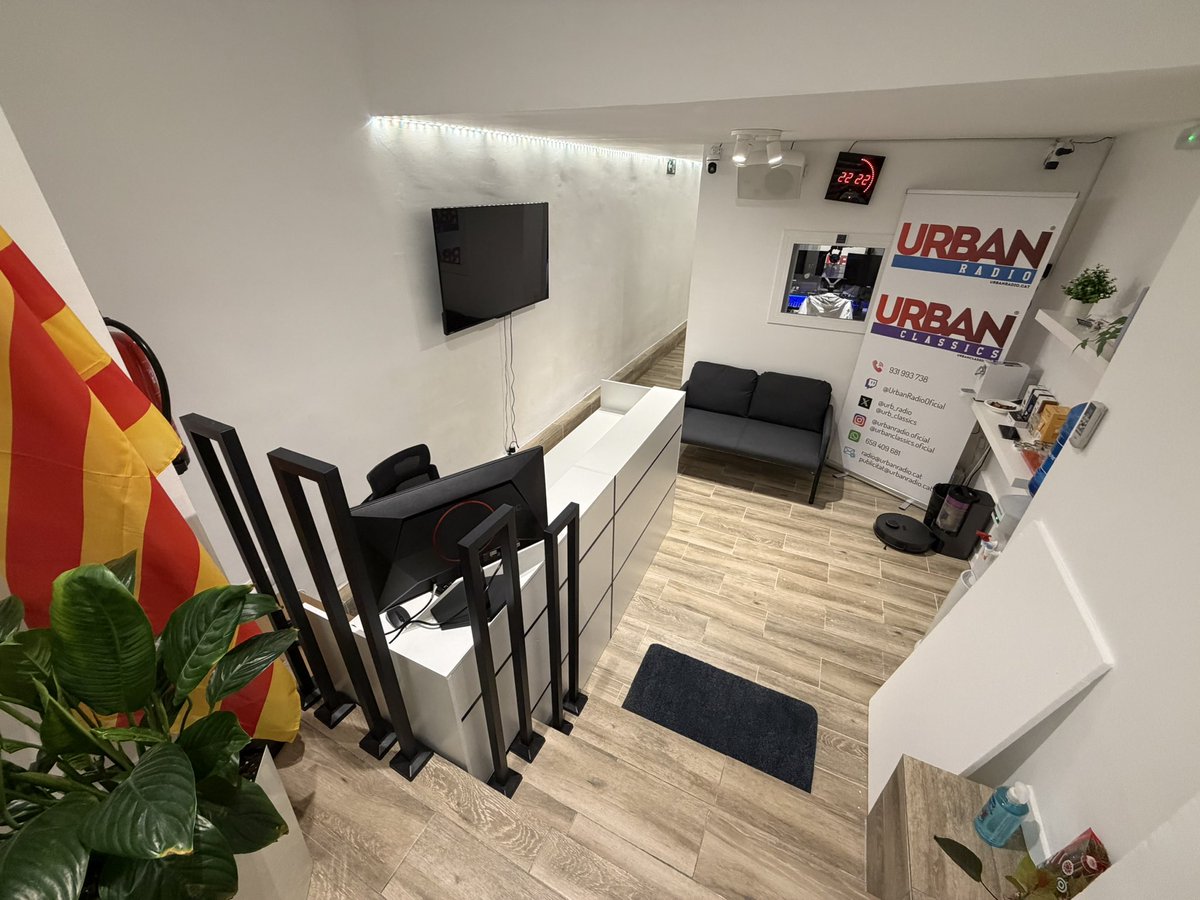 urb_classics's tweet photo. 📢 Inauguració de la nova zona d’atenció al client!!

Ens complau anunciar la inauguració de la nova zona d’atenció al client de les nostres emissores Urban Radio i Urban Classics.

Us hi esperem! 🎙️📻 #atencioclient #radio #Barcelona #Sants #Hostafrancs https://t.co/wn88X3n6oe
