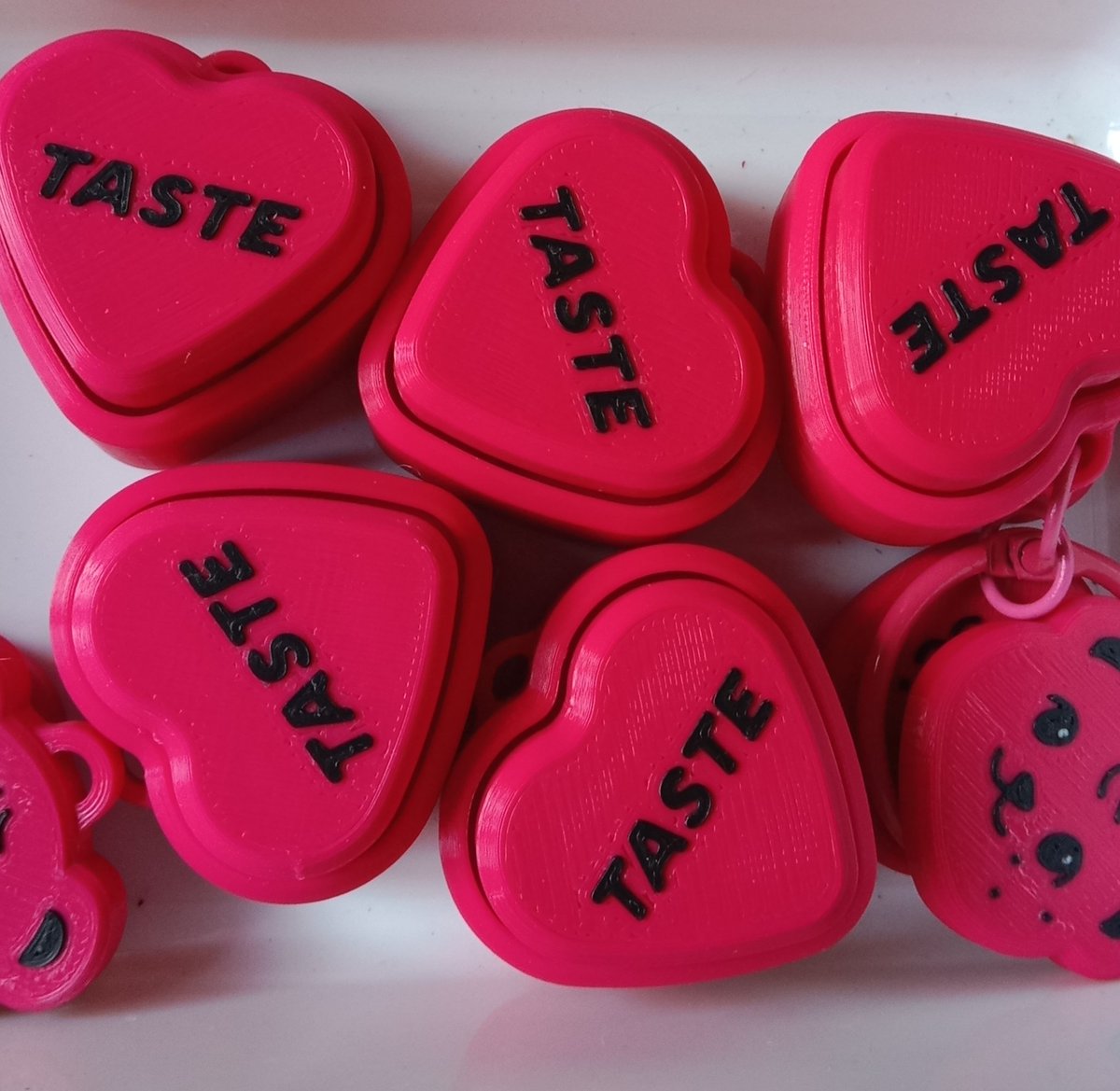 gomichan ʕ·ᴥ·ʔ PO heart tamagotchi clicker 📌 tweet media