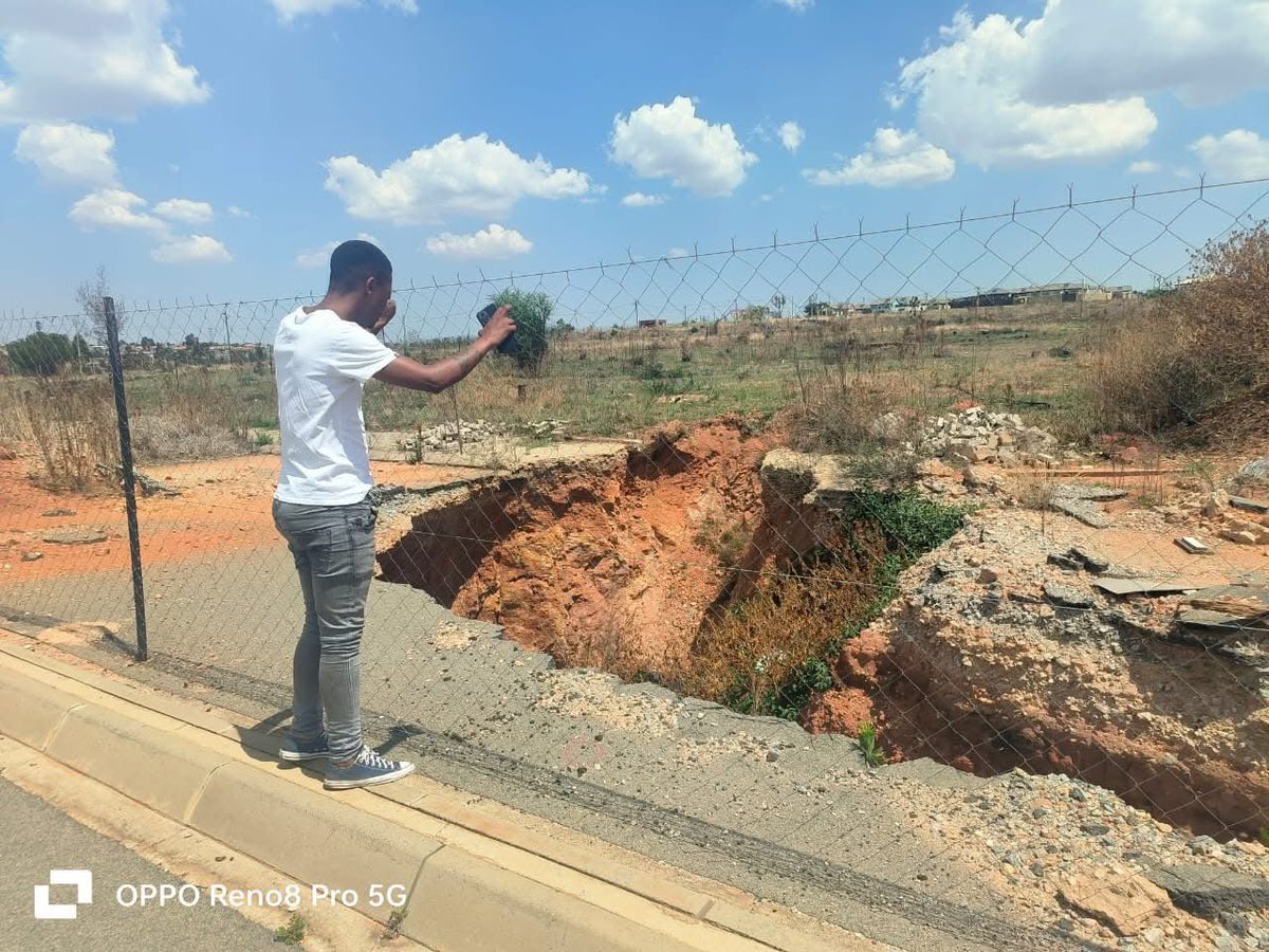 Funzi Ngobeni tweet media