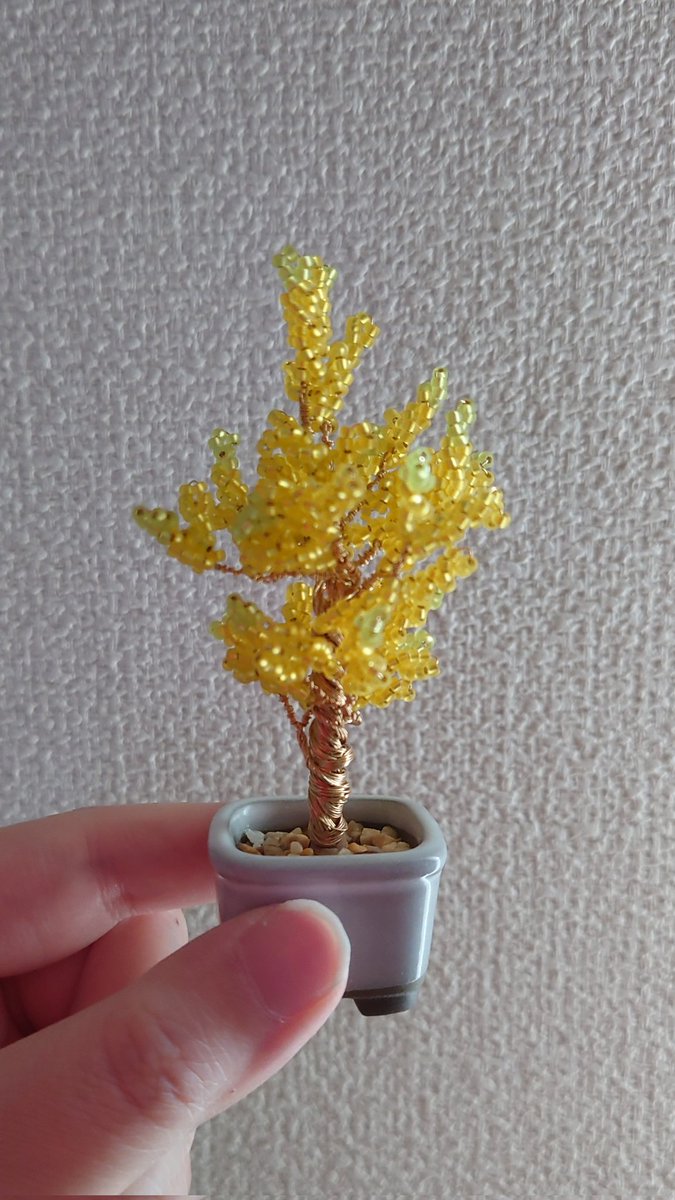 noami_knit's tweet photo. ネ���ッテbonsaiの銀杏

ビーズ&amp;ワイヤー系の手芸初めてでもなかなか素敵にできたのではー！！！
めちゃくちゃかわいいし簡単に作れておすすめです💞 https://t.co/HAoEz5QOmp
