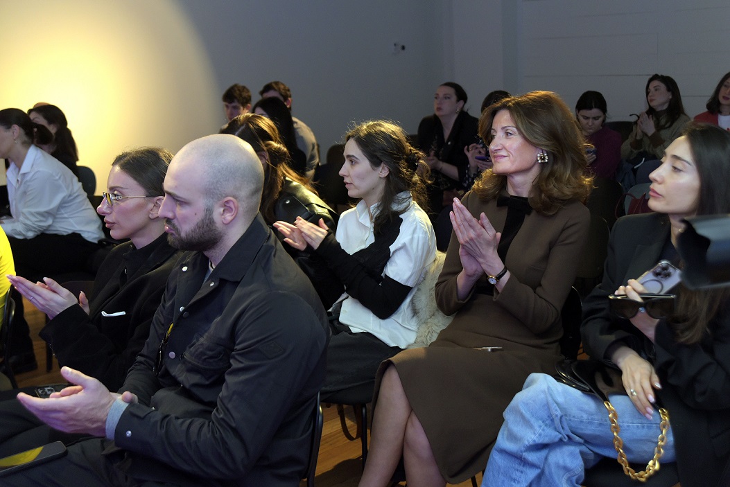 Italy in Georgia tweet media