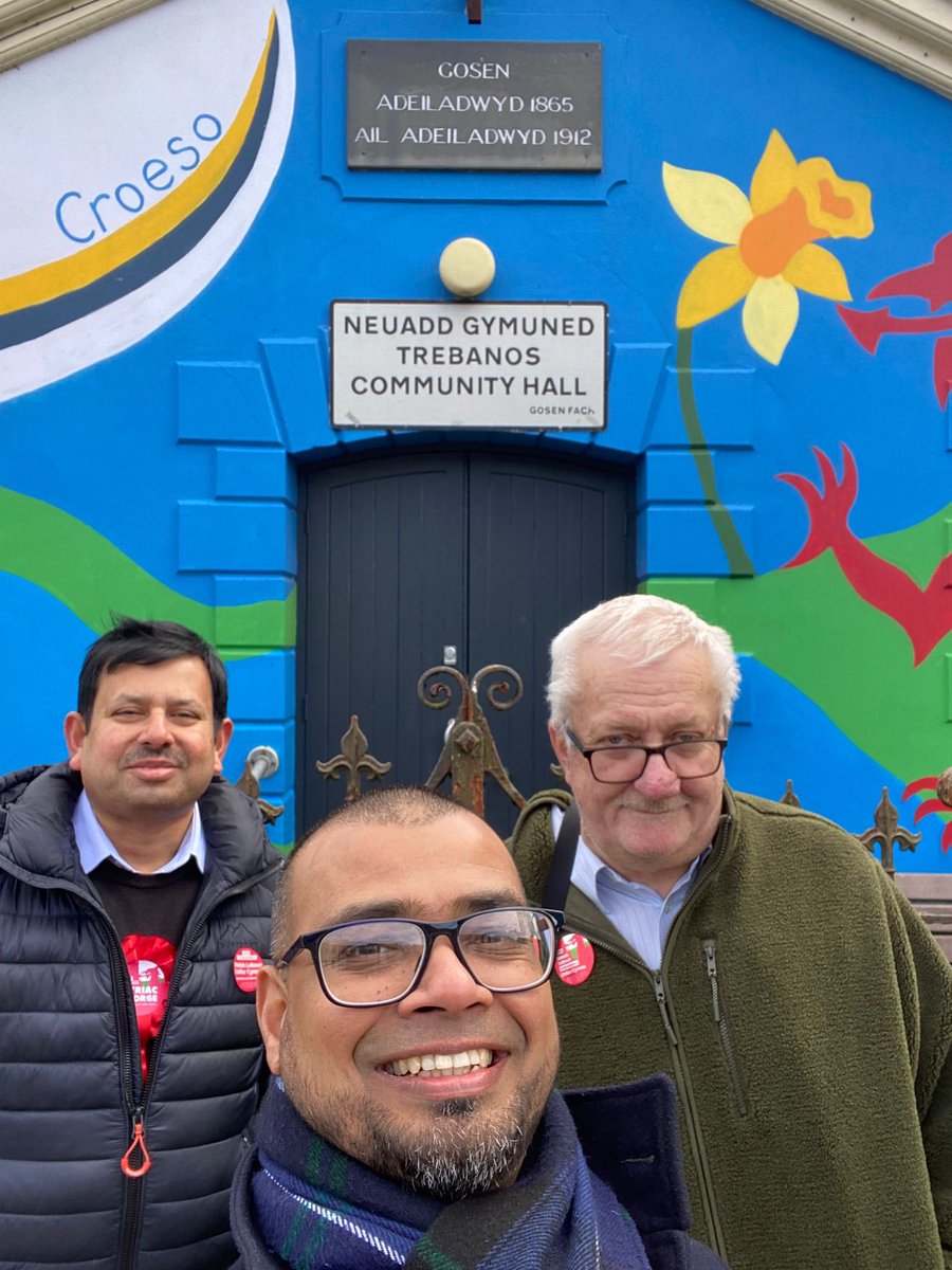 Labour4BTN's tweet photo. Good conversations in Pontardawe &amp; Trebanos today.

Residents talking about the real bread and butter issues
Cost of living
Childcare
Health services
Bus connections
Potholes

Listening on the doorstep matters.

#Labour4BTN #BrycheiniogTaweNedd #Pontardawe #Trebanos https://t.co/ybLDCGgBbO