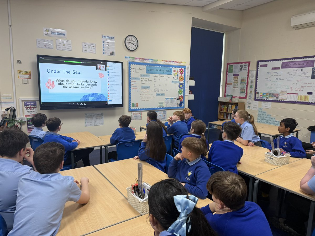 Dean Field Community Primary School tweet media