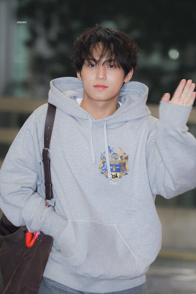 ๐๐ก๐ค๐ซ๐๐ง. tweet media