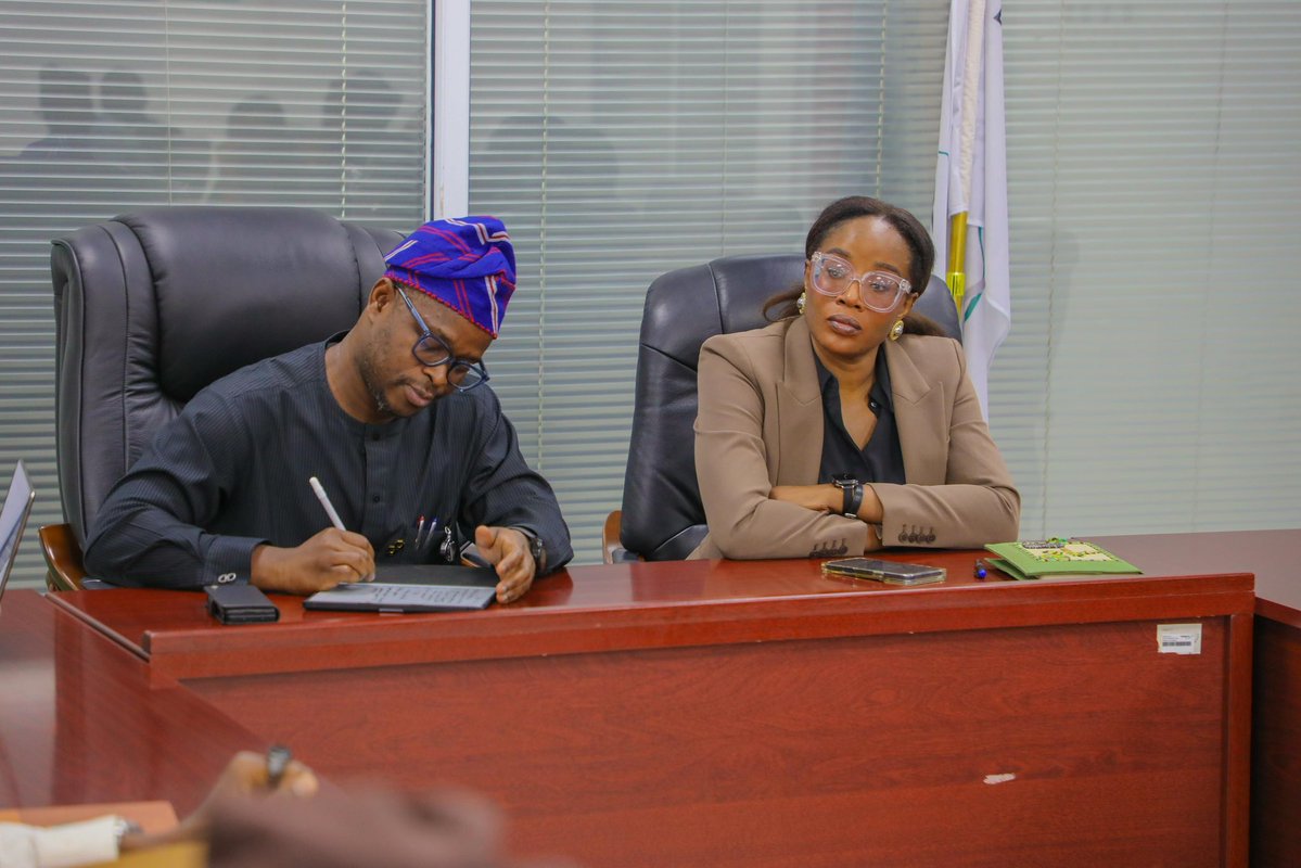 Galaxy Backbone tweet media