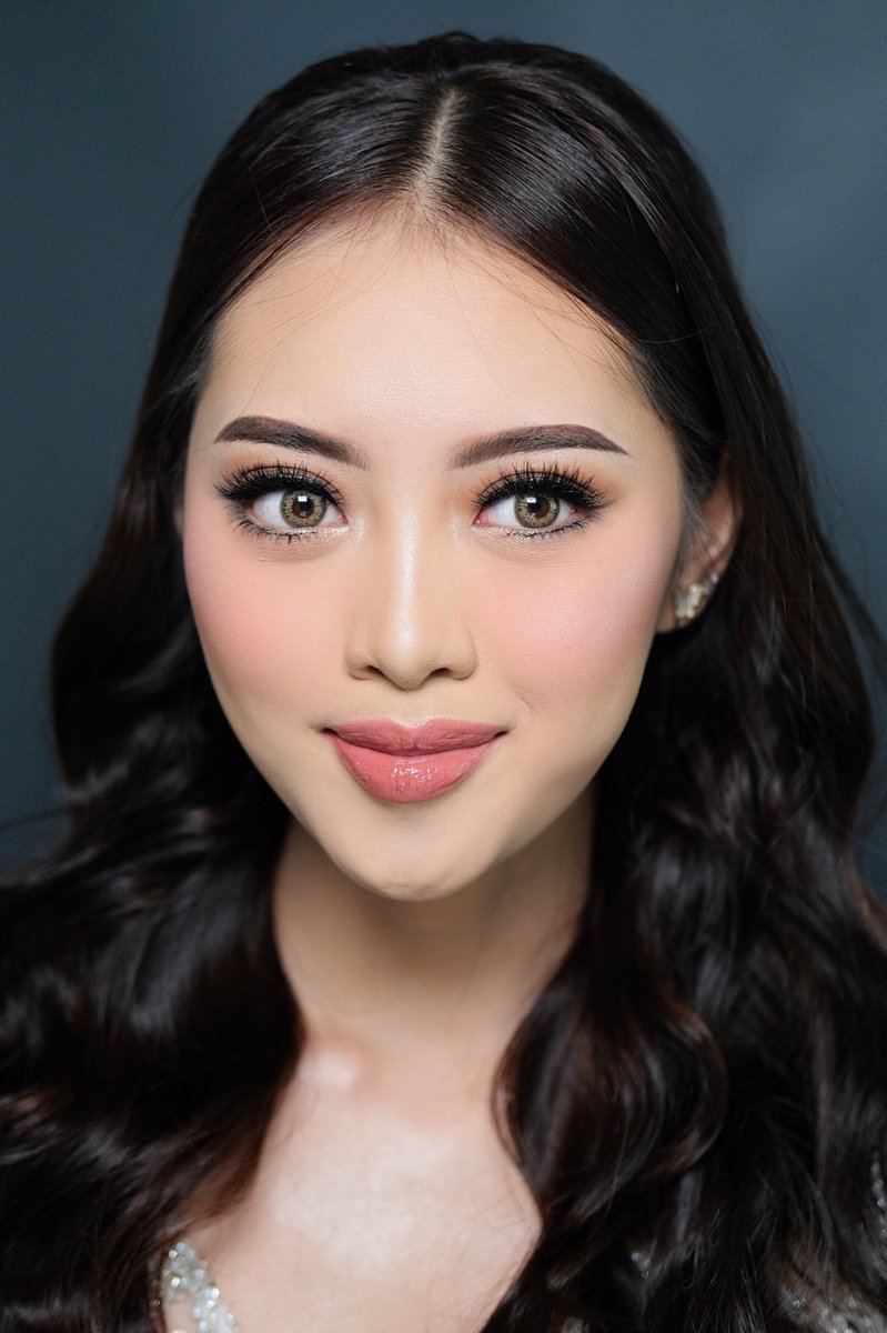 aicneliv's tweet photo. Makeup and Hairdo start from 350k aja, yuk booking sekarang buat acara spesial kalian🫶🏻 

📍Jakarta - Tangsel - BSD - Depok 

#zonauang #wts #MUA #jakarta #jaksel #depok #hairstylist #graduation #bridesmaid #makeupartist #bsd #tangsel https://t.co/NCZaS1C5M4