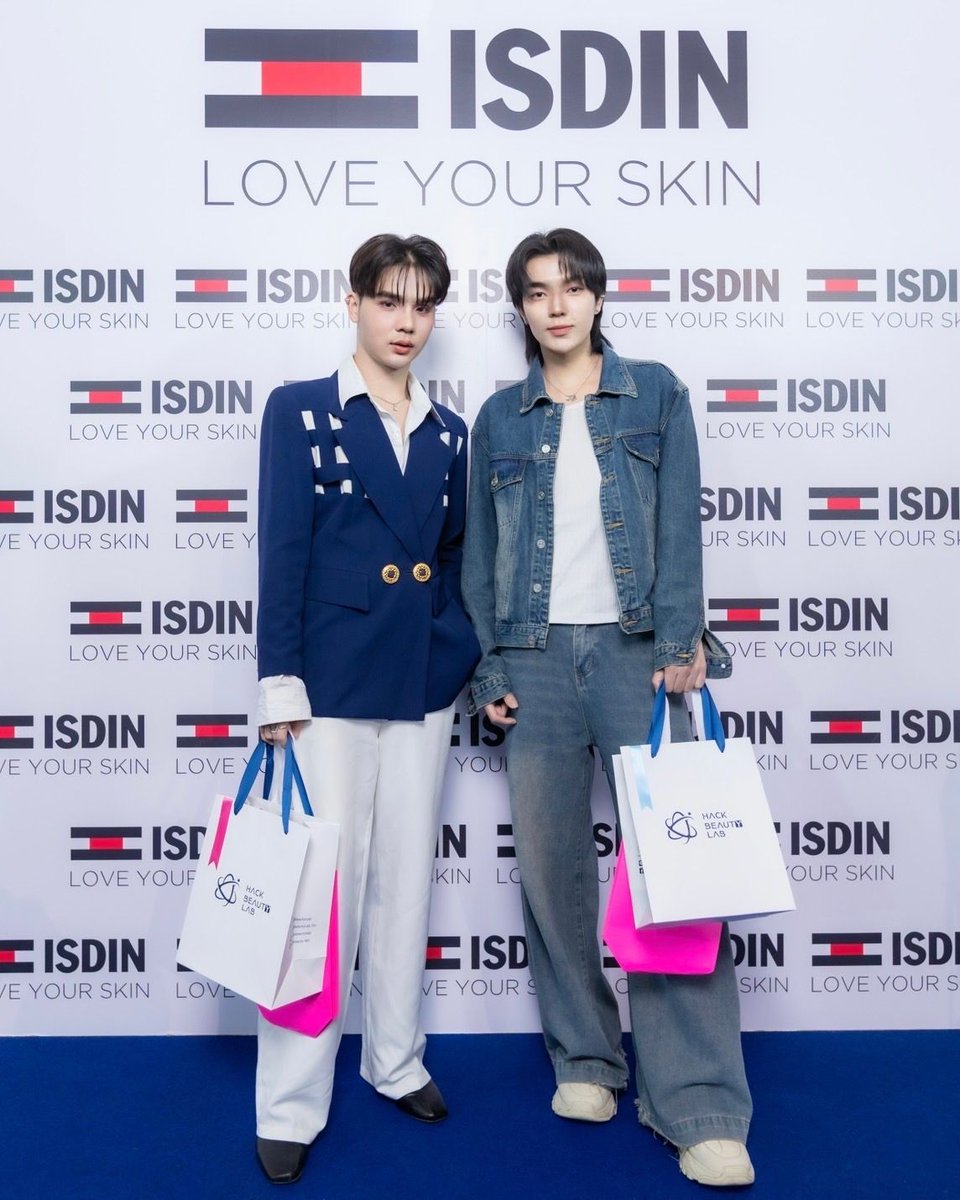 Starforgeoffice's tweet photo. ขอขอบคุณ ทาง Hack Beauty Lab ที่เชิญน้องเสื้อกั๊ก และ น้องปริ้นซ์ ศิลปินในสังกัด เข้าร่วมงาน HACK YOUR SKIN 3.3 ในวันที่ 3 มีนาคม ณ Central World ที่ผ่านมา 

#HackYourSkin #HackBeautyLab 
#StarForgeArtist2026 
#StarForgeEntertainment https://t.co/mCUQT2xHt7