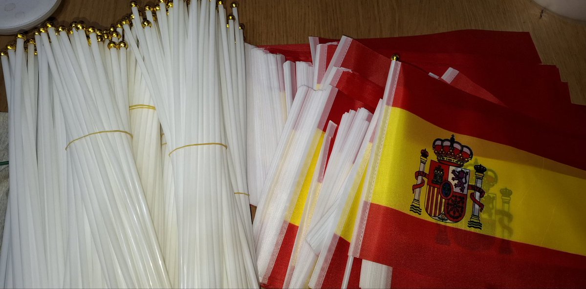 Todas estas estarán esta tarde en la calle y espero q dentro del estadio
#TodosConLaBanderaDeEspaña