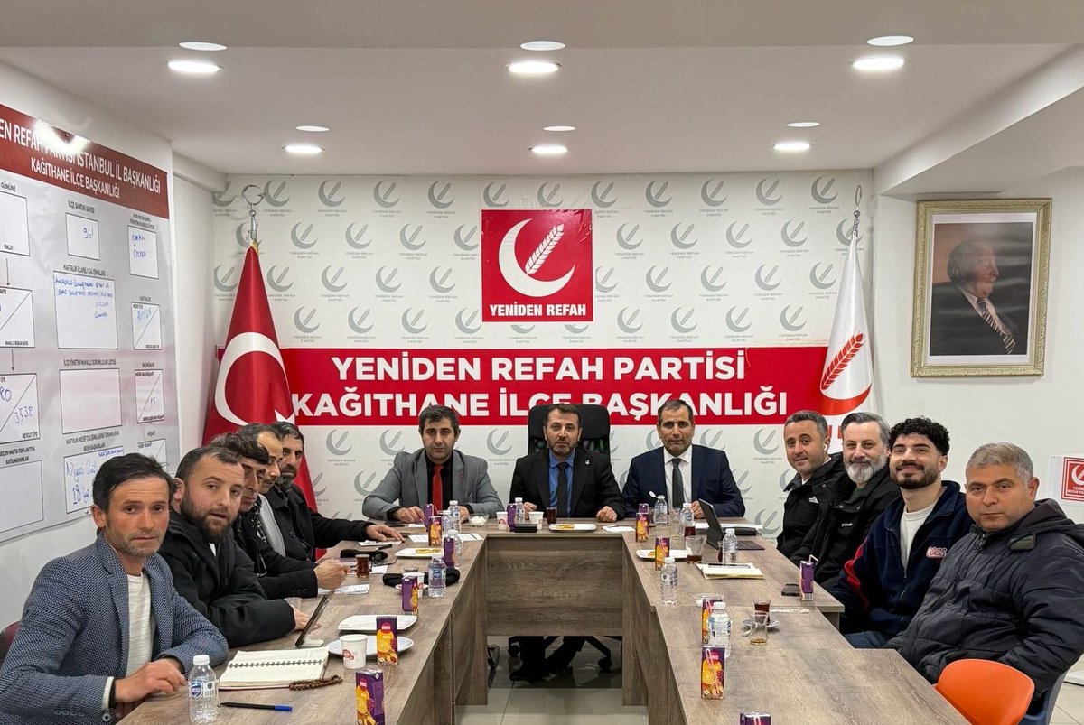 refahkagithane's tweet photo. Yeniden Refah Partisi Kağıthane İlçe Başkanlığı olarak haftalık ilçe toplantımızı, İlçe Başkanımız Sn. Şemsettin Bağ’ın riyasetinde gerçekleştirdik.
Alınan kararların ilçemize, teşkilatımıza ve davamıza hayırlara vesile olmasını temenni ediyoruz. @erbakanfatih @nuriozatatr https://t.co/UJYZiIyxLE