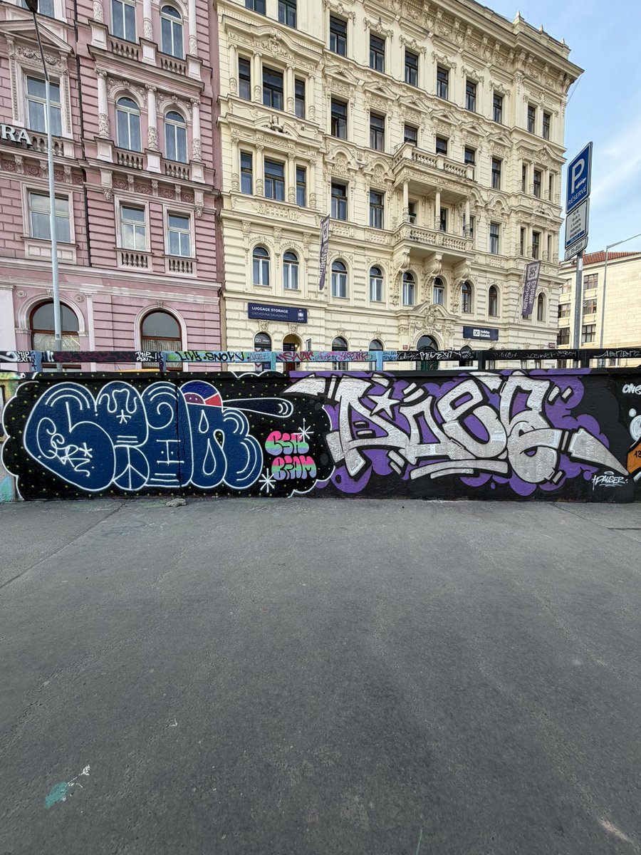 Pauser 🦍 tweet media