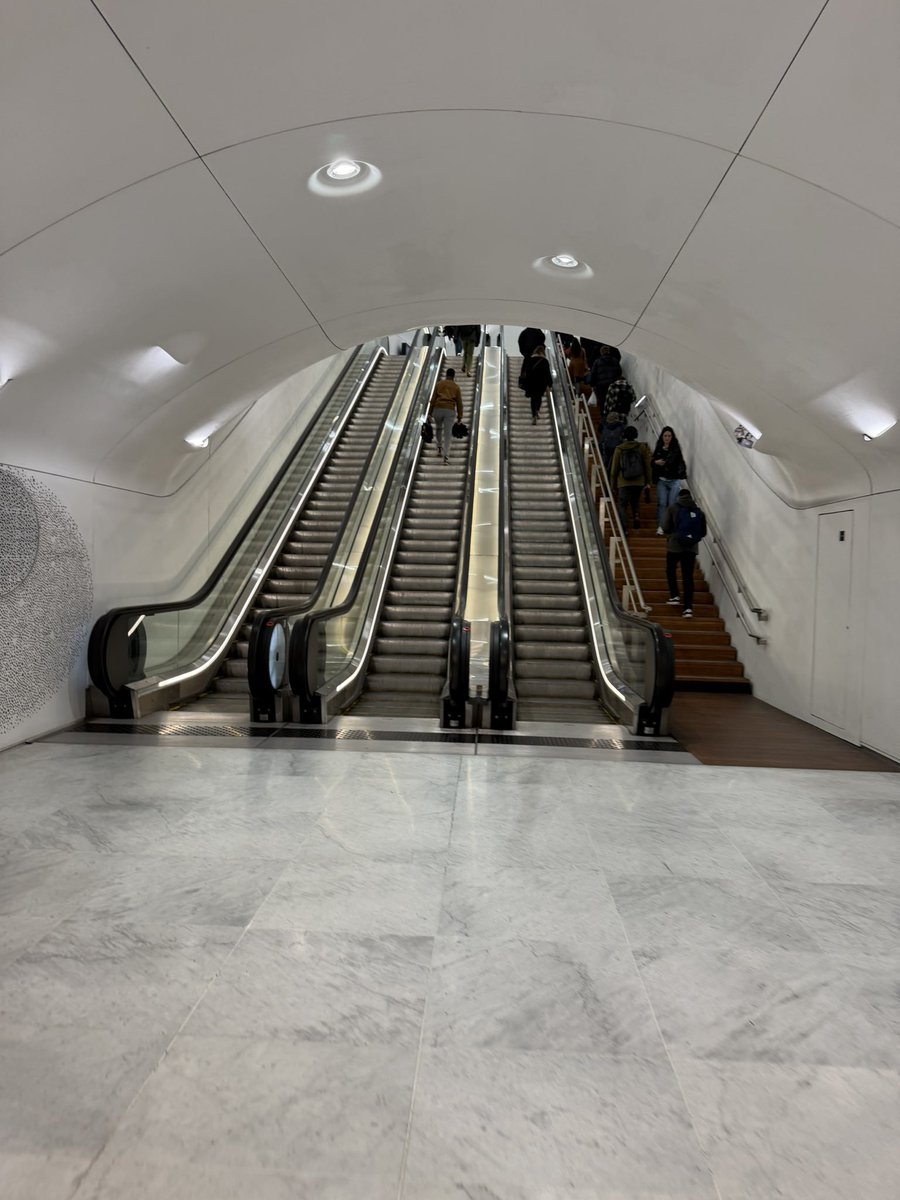 Alanciennee tweet media