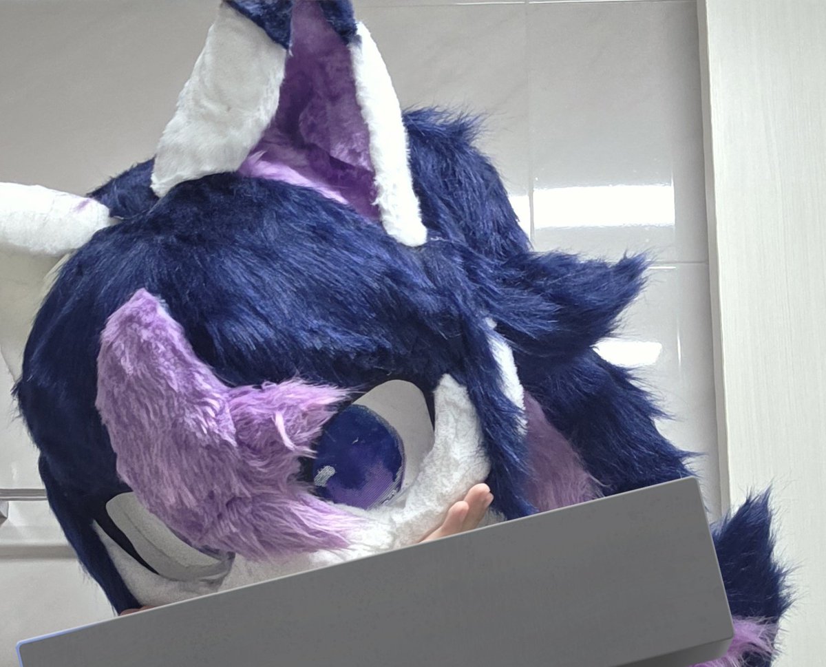 커미션중 하치 tweet media