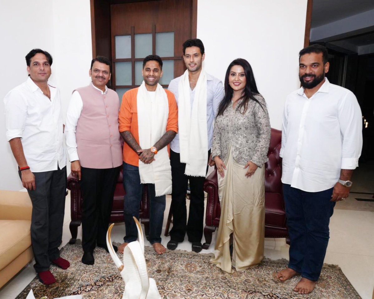 AMRUTA FADNAVIS tweet media