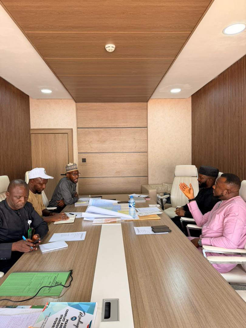 DolapoObat's tweet photo. At the invitation of the Federal Ministry of Interior, we presented the Along Transport App.

A great conversation on safety, innovation, and how technology can improve mobility for millions of Nigerians.

Excited about the potential collaboration ahead. https://t.co/laGLALmnxg