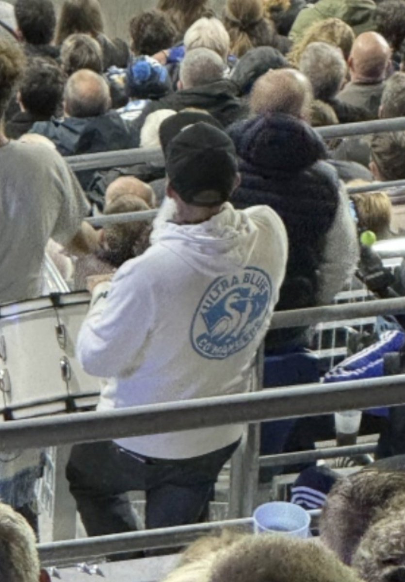 Faites attention les gars, il y a des ultras du BlueCommanders qui vont zoner au centre-ville cet aprem pour repérer les supporters strasbourgeois ne supportant pas notre très grand-frère.

Ça risque d'être chaud en ville aujourd'hui, déjà énormément de tension ce matin ✊🔥