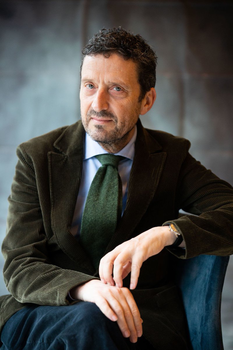 ll ritorno della Russia alla Biennale Venezia fa impazzire la Commissione Europea e i ministri di Cultura ed Esteri di 22 sui 27 Paesi della UE, con minaccia di taglio dei fondi. Il ricatto non vede l’Italia, ma il ministro Giuli, attacca il coraggioso Direttore Angelo Buttafuoco