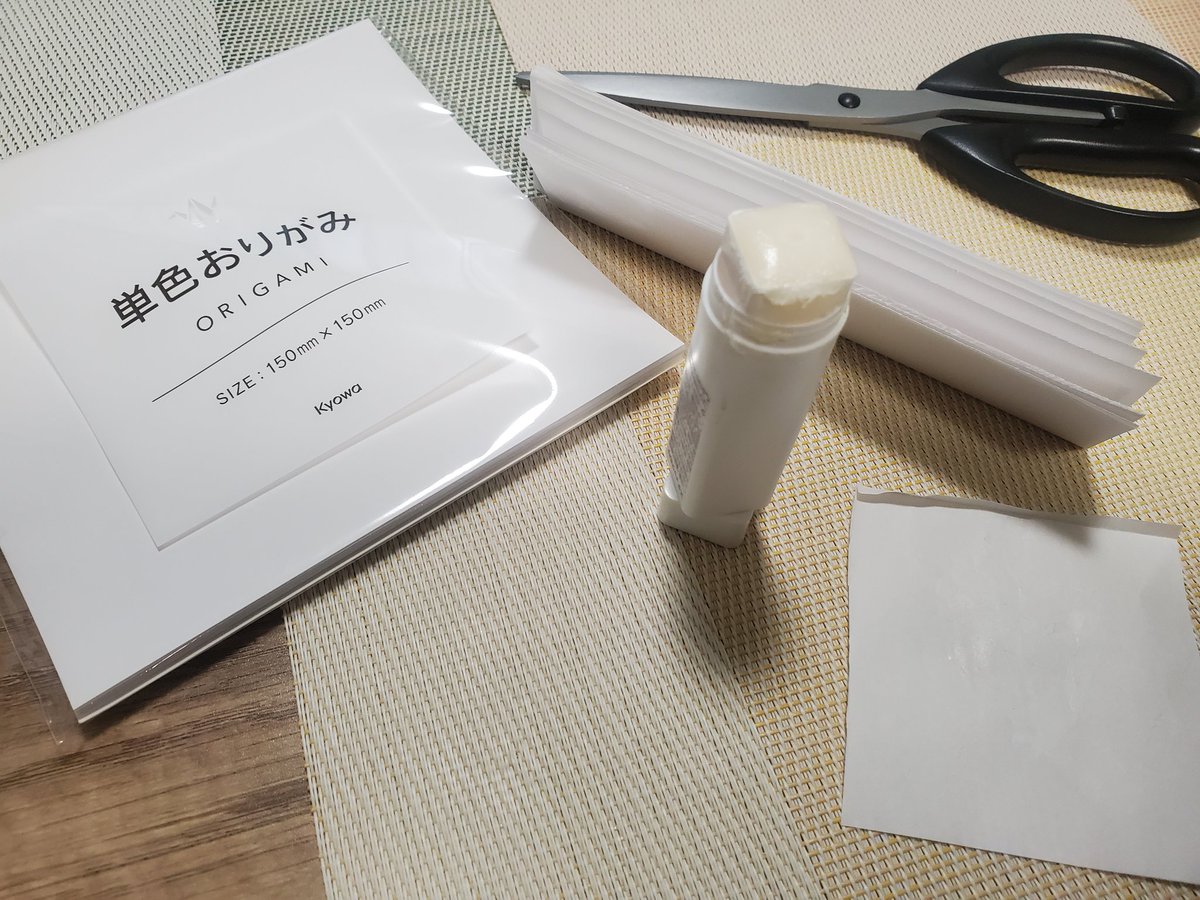 suzuutamami's tweet photo. ただいま小道具を作成中…
何が出来るかなぁ～ヽ(*´∀｀*)ﾉ

ライヴが近づいてきました！
よろしかったら
遊びにきてねぇ～ﾟ+.ﾟ(´▽`人)

3/14（土）
場所:大倉山Muddy's
飲み放題+お食事（美味しいバイキング）付でお1人様¥3500なり！

がんばるんばっ
.+:｡ ヾ(◎´∀｀◎)ﾉ ｡:+. https://t.co/xafadvd9Mt
