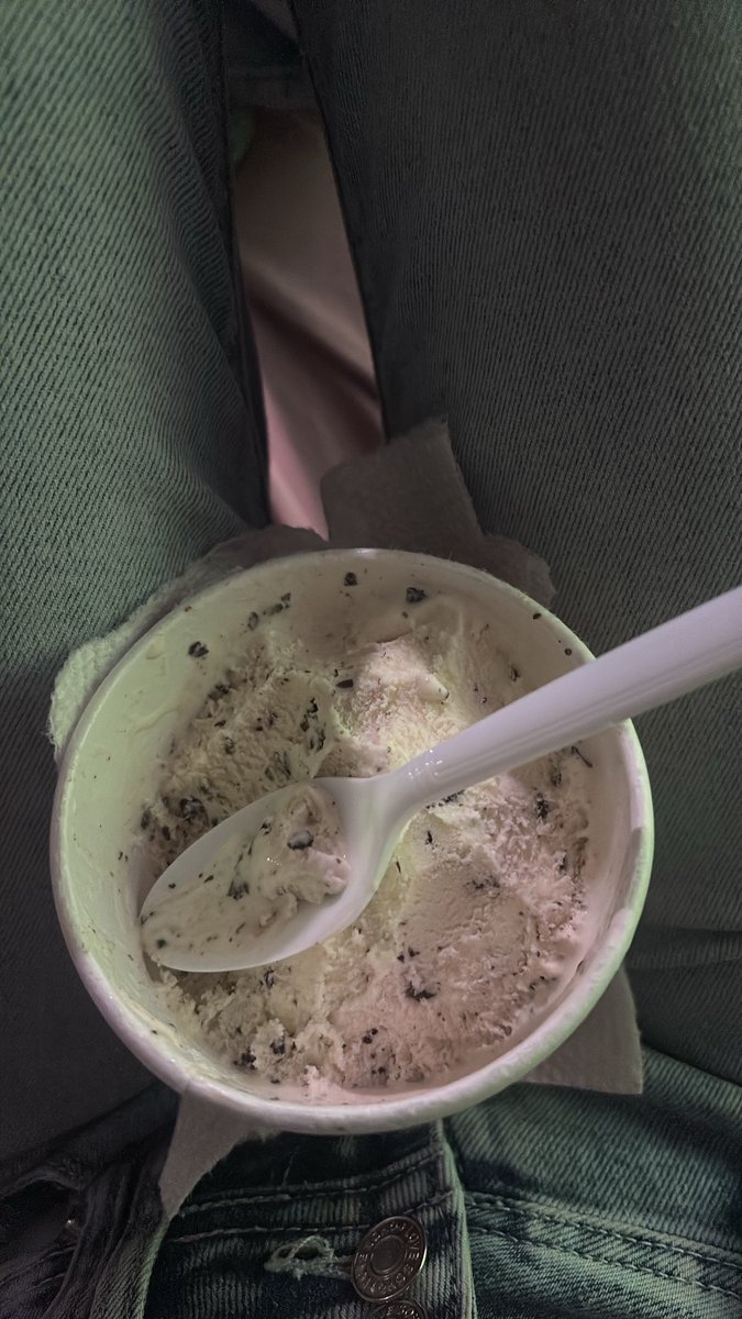 Great meal choice! Just missing some avacado in there for healthy fats and id add some egg or tofu in there for proootein😁😁😁😁