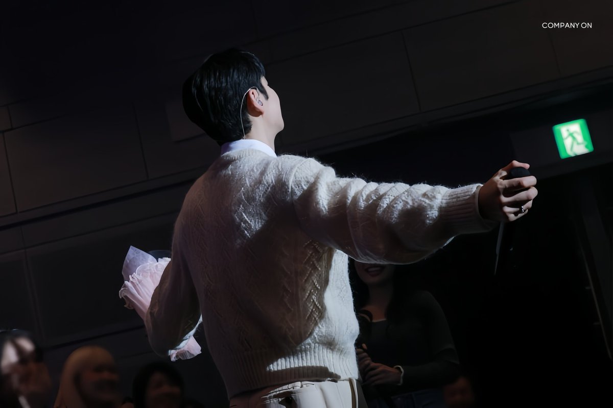 HUG ME 💕

2026.03.11| BTS 2026 Lee Je Hoon Fan meeting “Our 20th moment” in Japan

📸 Company On
#LeeJeHoon #이제훈 #Fanmeeting2026 #Our20thmoment