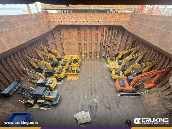 Crukingcn's tweet image. We exported two XCMG XE215C crawler excavators and one XCMG XC948 wheel loader to Solomon Islands.
⛴️⛴️⛴️
Choose XCMG for powerful performance, proven reliability, and equipment built to handle the toughest jobs. 🚜💪
#xcmg #wheelloader #excavator #heavyequipment