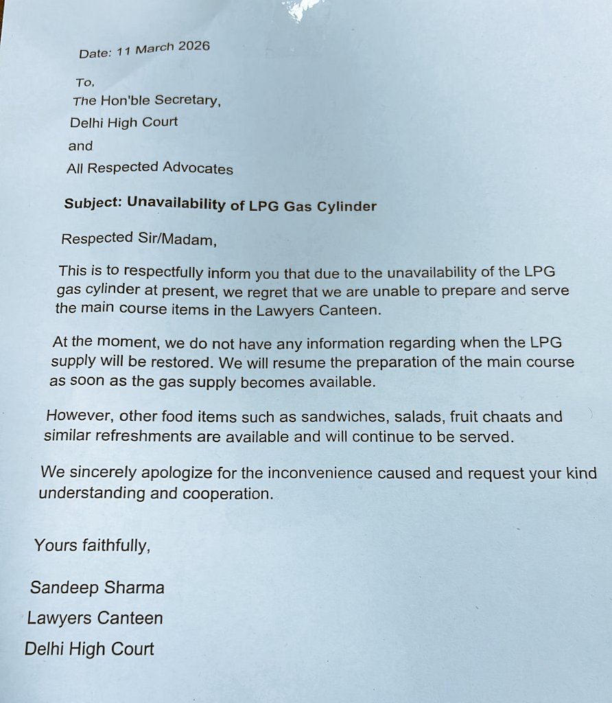 दिल्ली हाईकोर्ट की एडवोकेट कैंटीन में सिलेंडर खत्म होने से गैस पर बनने वाले व्यंजन बंद हो गए हैं। वकीलों को फिलहाल सैंडविच, सलाद, फ्रूट चाट और लिक्विड आइटम्स खाने को मिलेंगे।