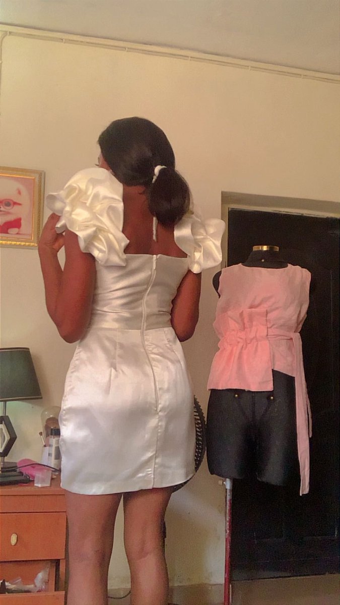 Making an outfit is a thing, but taking a perfect picture of the outfit is another skill not talked about enough.

It’s just a struggle!

I’ve tried every angle 😩😂 I just kept saying what’s this 🤣🤣 it’s not just look perfect as what I’m seeing in real life o

Any how sha,