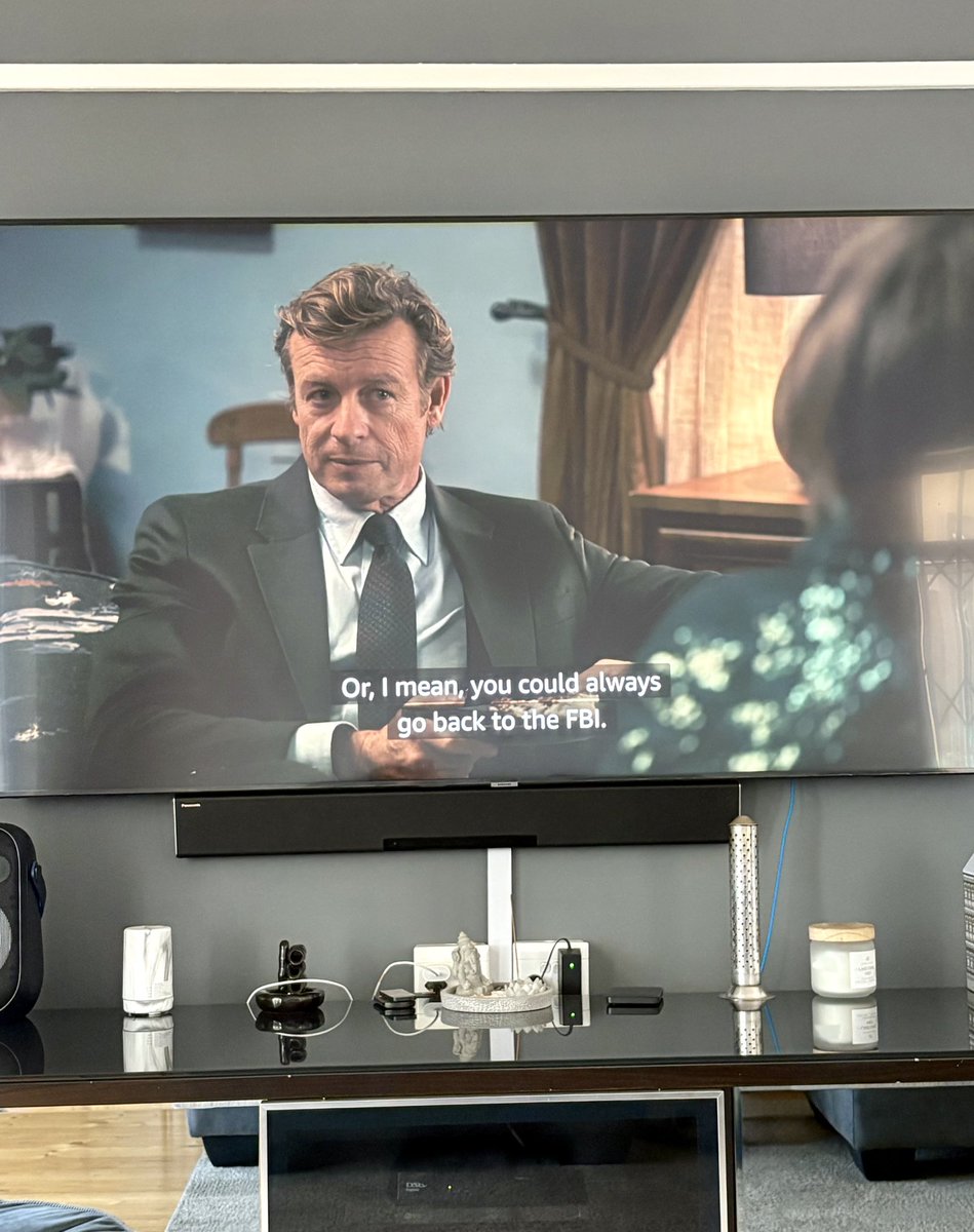 thorshope's tweet photo. simon baker back on my screen- we are sooo back https://t.co/6B2mNvKqea