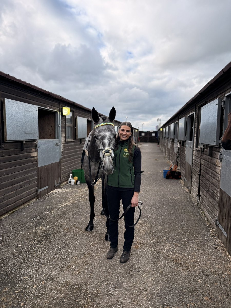 Katie Young tweet media