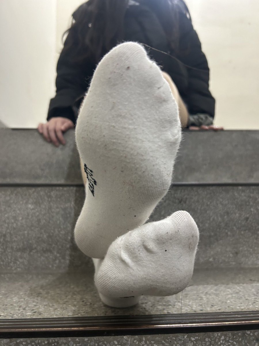 愛穿白襪的悄悄 tweet media