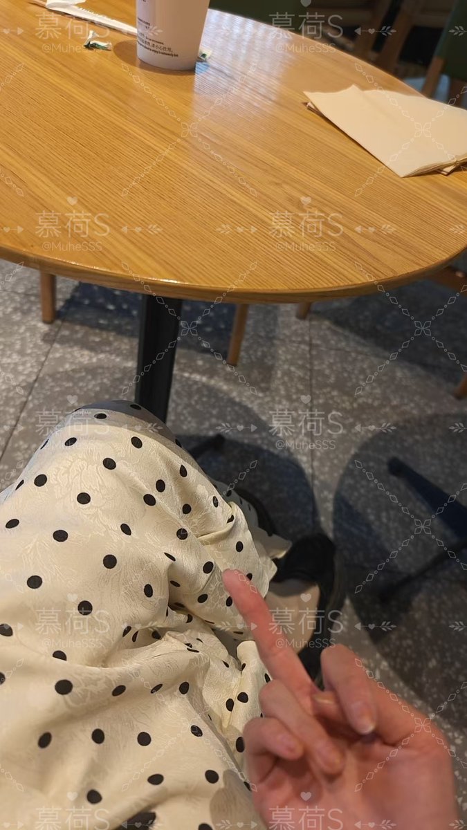 MuheSSS's tweet photo. 去上海散散心，不知道会有白给死妈贱狗偶遇吗？ https://t.co/llx5HOAkPG