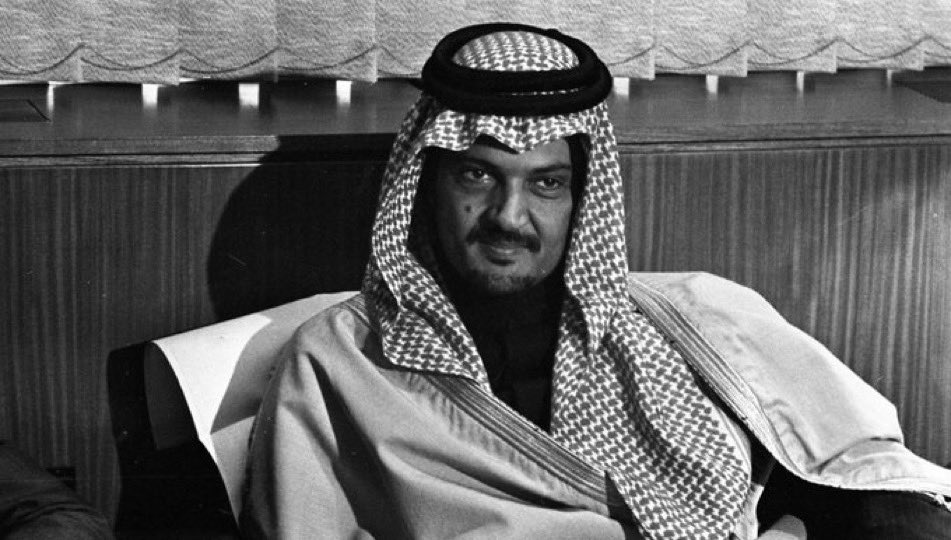 _muh16's tweet photo. 22 رمضان،
ذكرى رحيل عميد الدبلوماسية السعودية الأمير سعود الفيصل رحمه الله وغمّد روحه الجنة. https://t.co/rHDC87qOWf