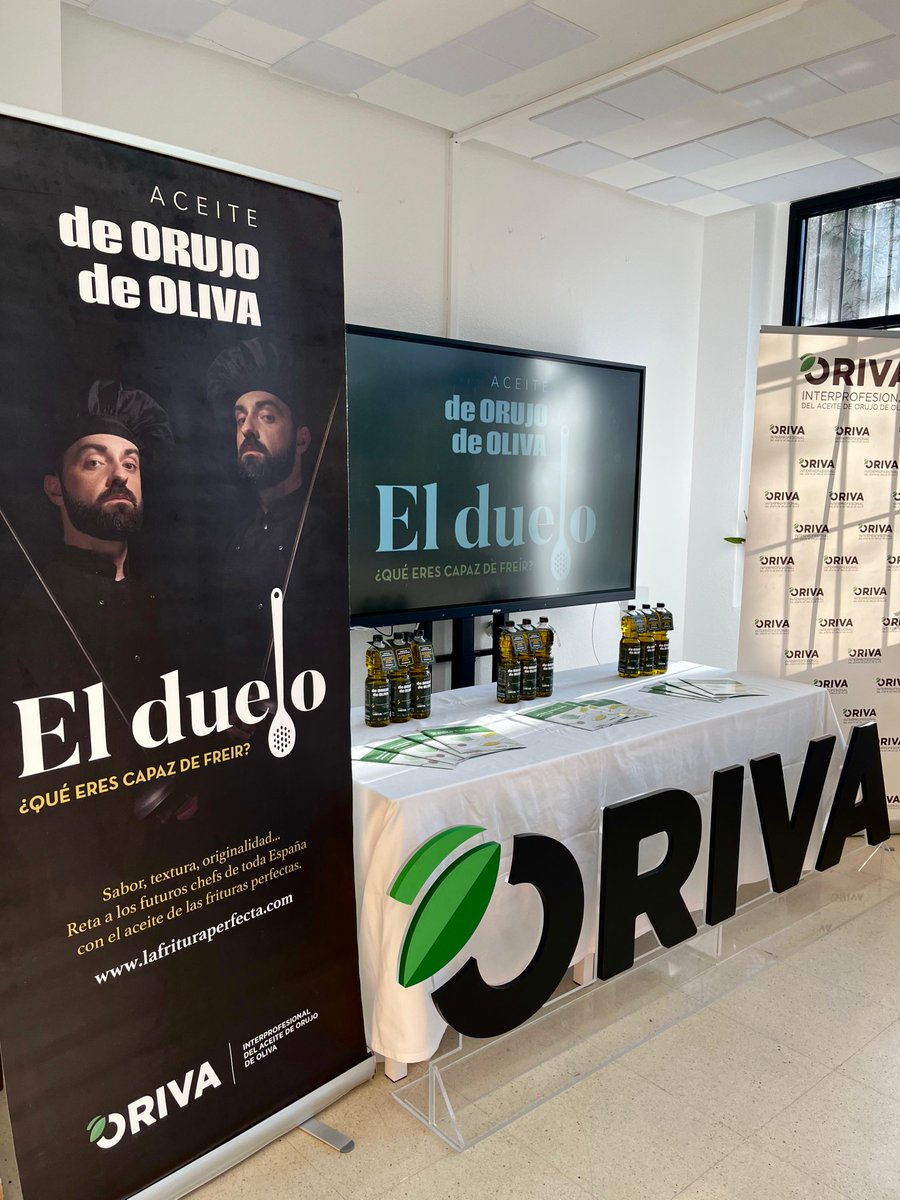 AceiteOrujo's tweet image. ¡Comienza la gran final de la VII Edición de El Duelo! ⚔️👨‍🍳
Estudiantes de cocina de todo el país competirán hoy para demostrar quién domina la #FrituraPerfecta con #AceiteOrujoOliva. 
¡Empieza el reto!. 💥 Sigue el #RealTime para no perderte nada 👇 #ElDueloORIVA #FinalElDuelo
