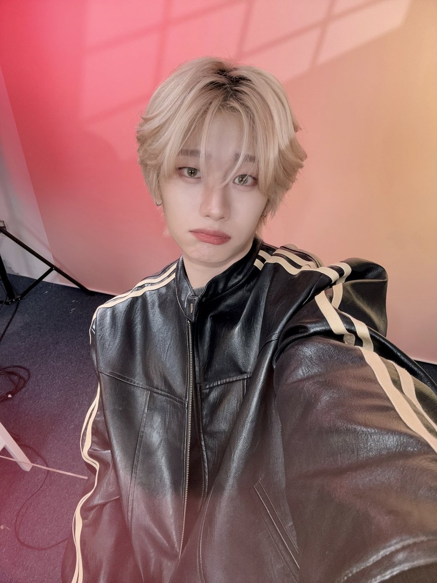 DoryunYoelFRFan's tweet image. ✳️•{ TWITTER }•{100326}•✳️

#YOEL

On va bientôt pouvoir se revoir Aiming 🫢❤️

#AIMERS #에이머스 #요엘 
{••••••}
©️: @AIMERS_AMRS
--&amp;gt;☔--&amp;gt;🇨🇵