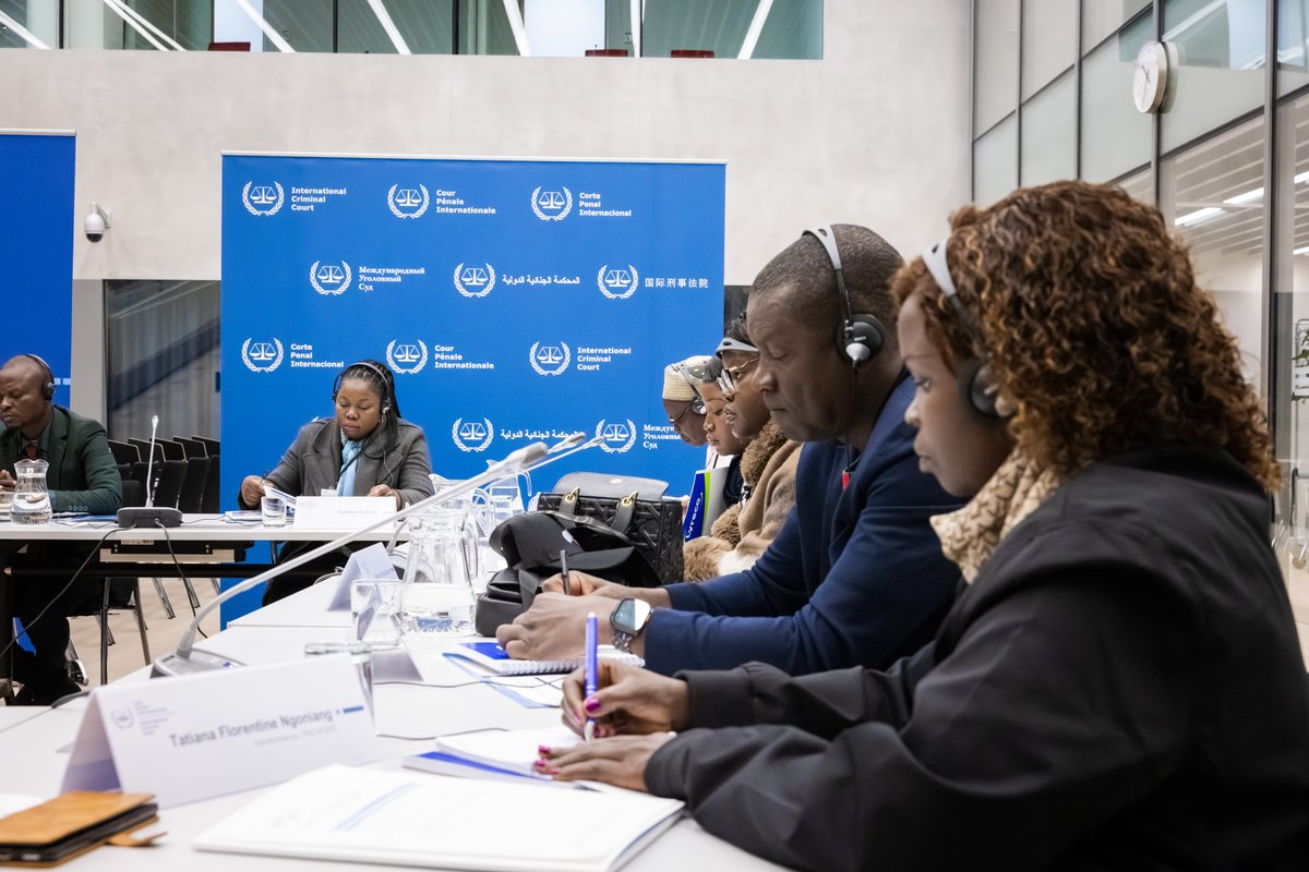 IntlCrimCourt's tweet image. #Accesstojustice: 13 justice ambassadors from the #CentralAfricanRepublic – key representatives from transitional justice institutions, civil society, media, victims’ associations and community-based organisations – are visiting the #ICC.