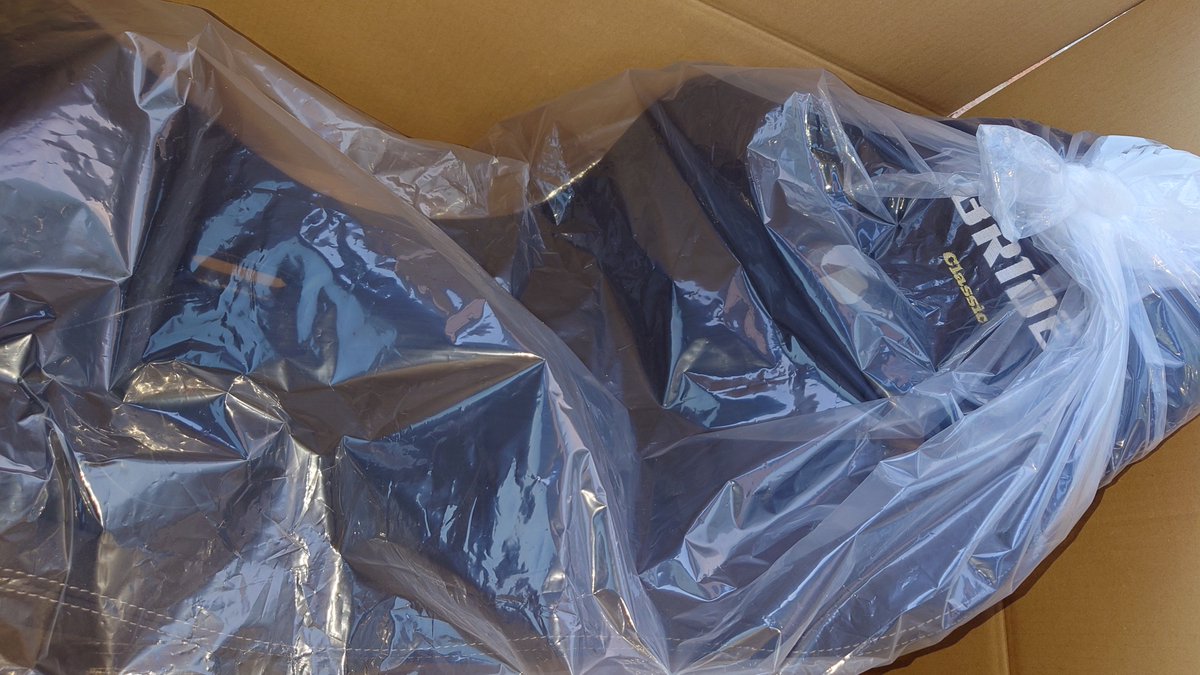 hikichi_'s tweet photo. 大物が届いてしまった
自分で付けてしまうかなぁ🤔 https://t.co/s9rJ7d11mo