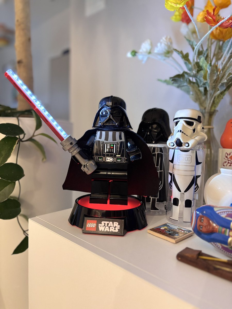 jinjuu95's tweet photo. force be with u~~ https://t.co/2xl1vpl5OZ