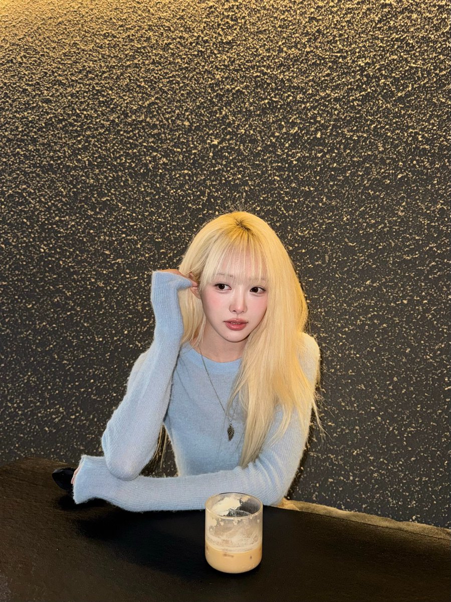 geeniusofficial's tweet photo. #예영이예영

커피를 마시는 것보다 나를 보는게
잠 깰 때 훨씬 더 효과적이다.
イェヨンを見て。

#지니어스 #Geenius
#예영 #Yeyoung #イェヨン https://t.co/lx1ZXPmpme