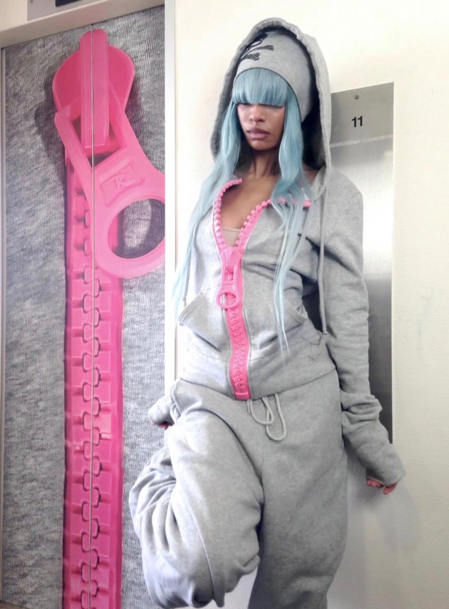 maya is seeing bts tweet media