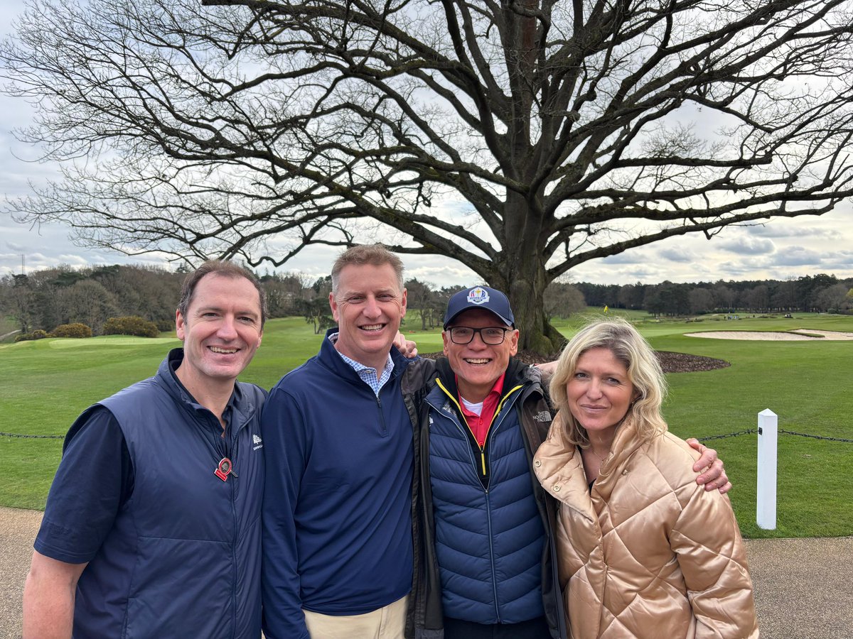 Thanks <a href="/JilldeVilliers/">Jill de Villiers</a> for supporting a very special day on the stunning New Course! Really good to see lots of friends from across the golf world. #iconic #golf #event #sunningdale #foursomes