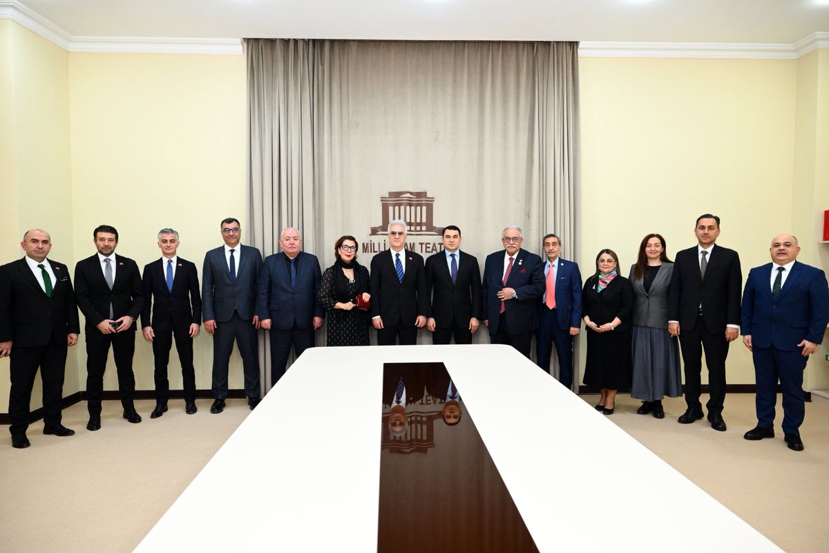 culture_gov_az's tweet photo. Mədəniyyət naziri Adil Kərimli Türk dünyasının teatr təmsilçiləri ilə görüşüb.

Ətraflı: https://t.co/gq0QvuB8Nj

#AzərbaycanMədəniyyəti #Mədəniyyət #teatrgünü https://t.co/J9BRet9neX