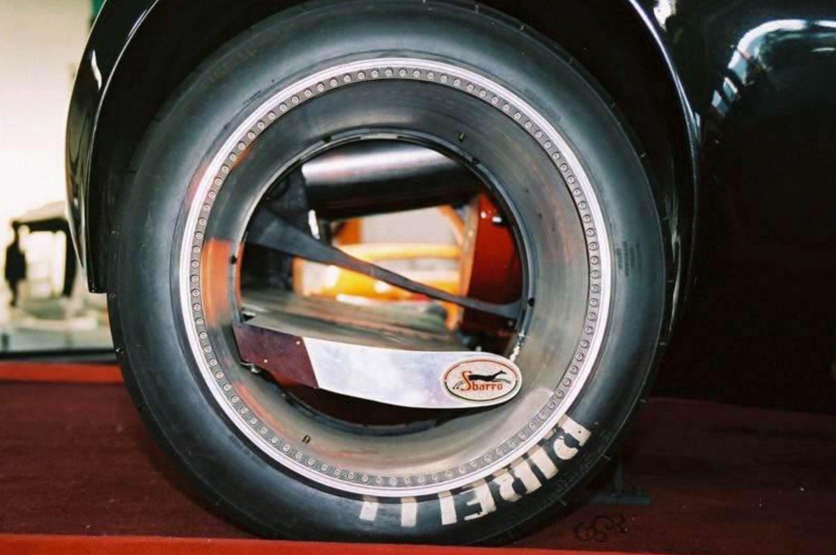 GordonMercedes9's tweet photo. #WheelWednesday #Sbarro 1989 Orbital Wheel
Was it ever practical or just a Design Study.
https://t.co/3HLRJ9TtsP https://t.co/jsCDNxplkr