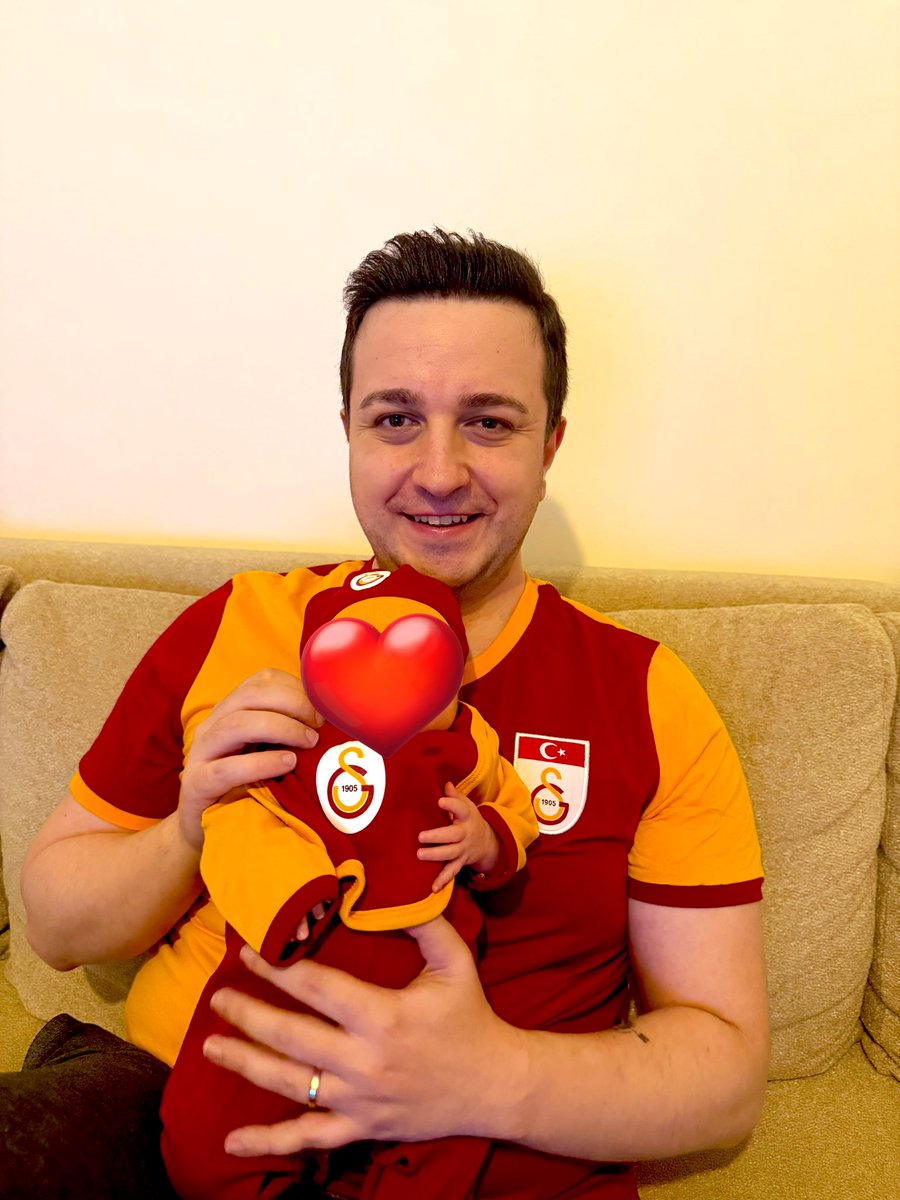 Yaman_Clk's tweet photo. Oğlum Doğduğundan beri gördüğü GALATASARAY galibiyetleri 
Juventus ✅
8taş✅
Liverpool✅
To be continue…. https://t.co/oVdgYSMcAv