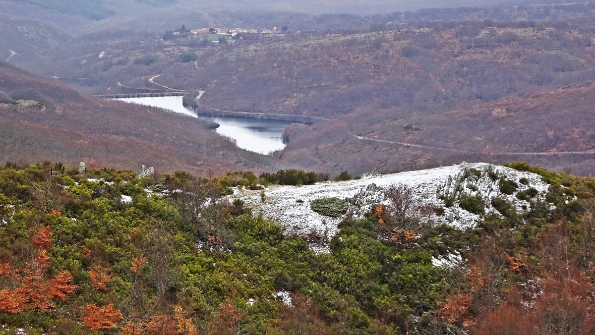 FJCivantos's tweet image. Nuevo aporte de reservas a nuestros embalses. #Embalse del Riaza visto desde la sierra de Ayllón. Al fondo Riofrío de Riaza, #Segovia @TiempoCyLTV @lasextameteo @tiempobrasero @ElTiempoA3 @ElTiempo_tve @Aemet_Corpora @sibilafc @SergioMeteo @fcocachometeo @JoannaIvars @RosaliaFdz