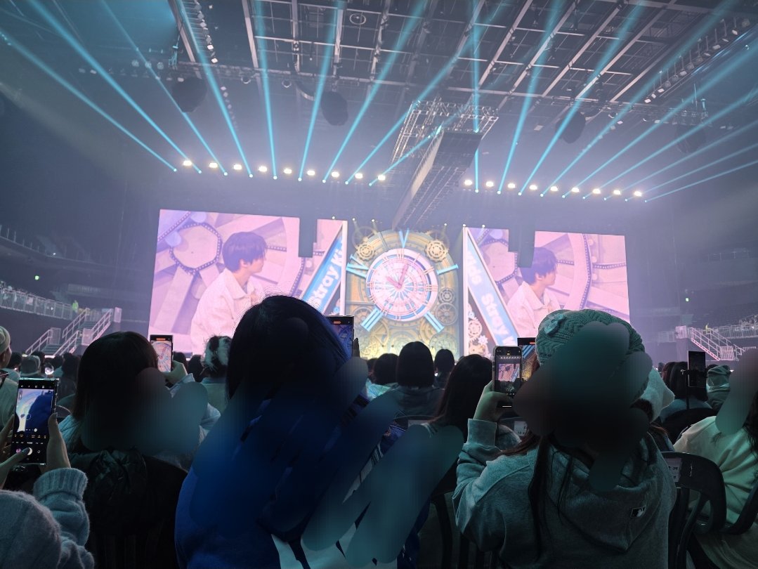 방방즈 tweet media
