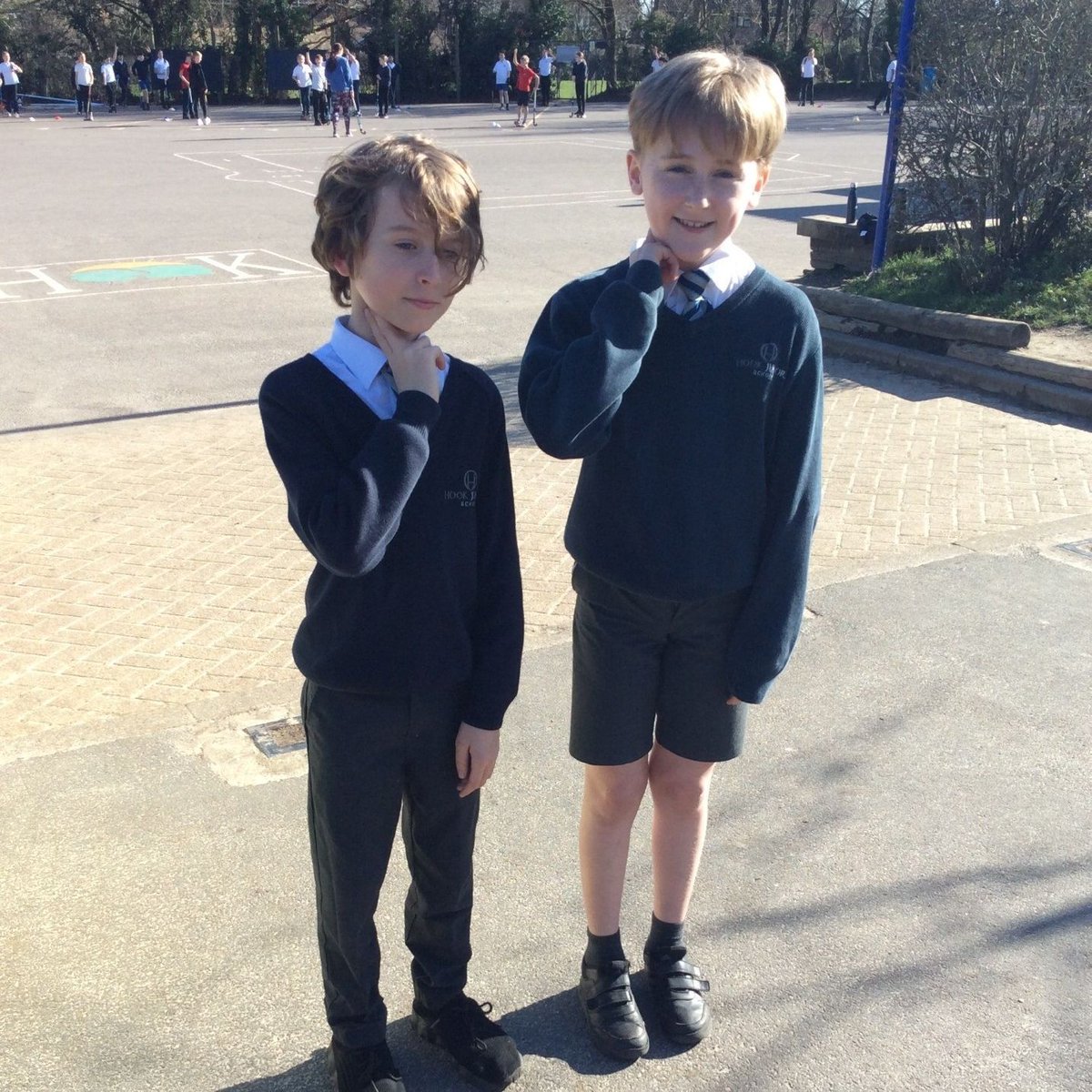 Hook Junior School tweet media