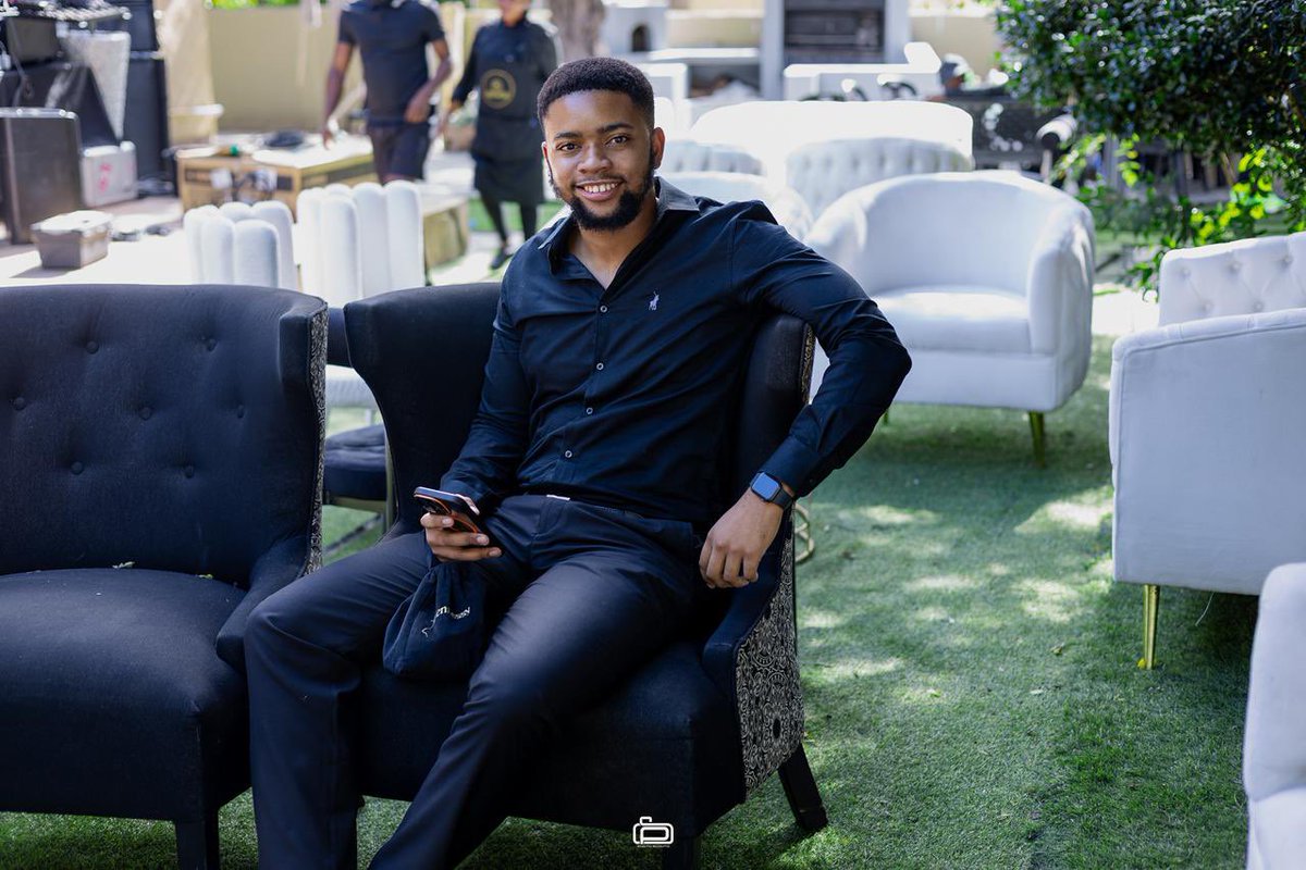 Sjay__8's tweet photo. All black affair. 🙌🏽 https://t.co/0GT8azzE1P
