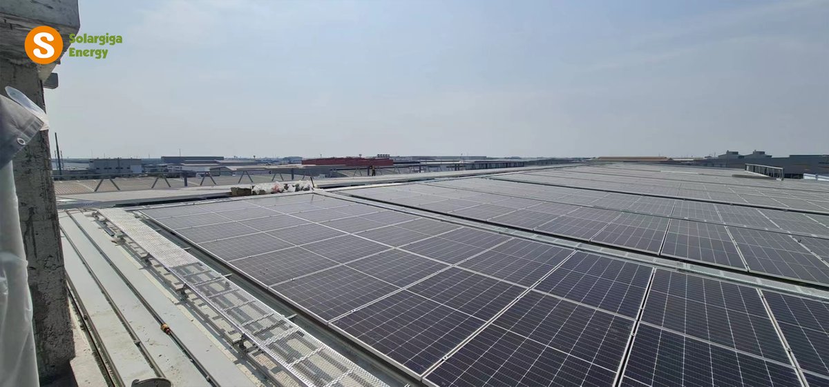 SolargigaEnergy's tweet photo. 📍 Stop 03: #TheLightOdyssey — Thailand.

Atlas Copco, a 150+ year old industrial leader, chose Solargiga for their rooftop. 🌇

700 kW of our JMPV-X1/72-545~555(R) modules. ~600,000 kWh of clean power every year.💡

Trusted by global leaders. Powered by Solargiga. https://t.co/LIMLSzDbOX