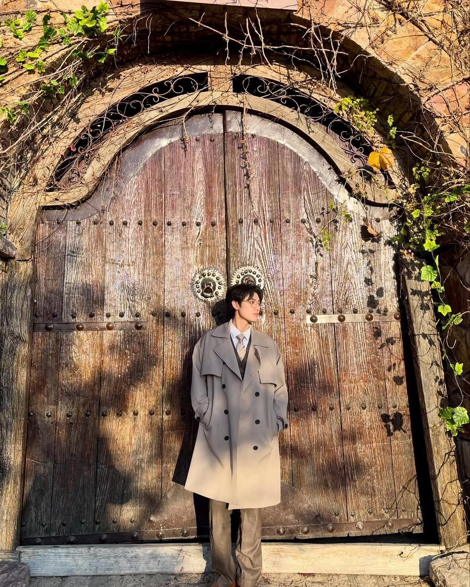 OnlyOneOfFr's tweet photo. 📸 | 08.03.26 — [INSTAGRAM]

[#Mill] De nuit

#OnlyOneOf #온리원오브
 
-------------
© @.millionysl 
🇨🇵 @OnlyOneOfFr > #Zetpis https://t.co/1lCeE8OHcB