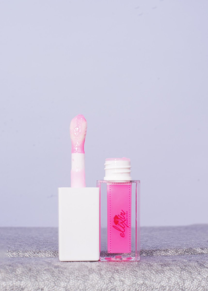 _theelixirbrand's tweet photo. clear lipgloss warriors pls scroll, this one is for the girlies that are not scared of a bit of color 🤭 

The Elixir Berry &amp; Prime glosses are made to give you the best of both worlds - rich pigment and high shine for that effortless glossy finish💋
#TheElixirBrand https://t.co/0dQC2Gx7Ul